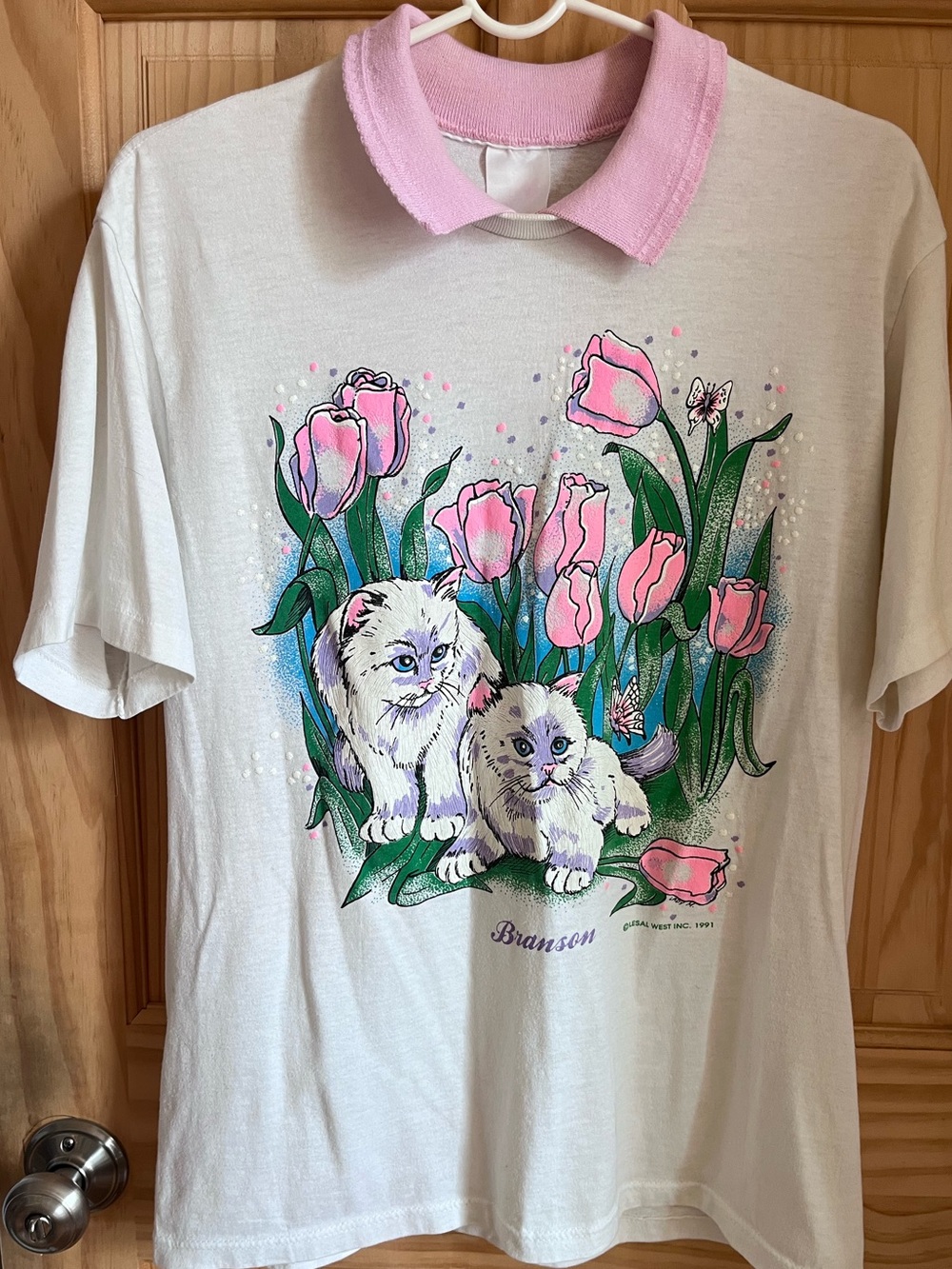 Vintage Cat Branson MO T Shirt Pink Collar